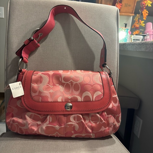 Vintage Coach bag. New with tags. Been in a box for 12 years. Great value - Picture 1 of 7